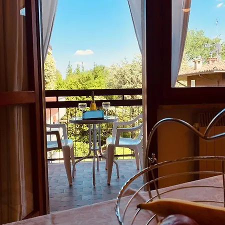 Azalea Apt Sirmione